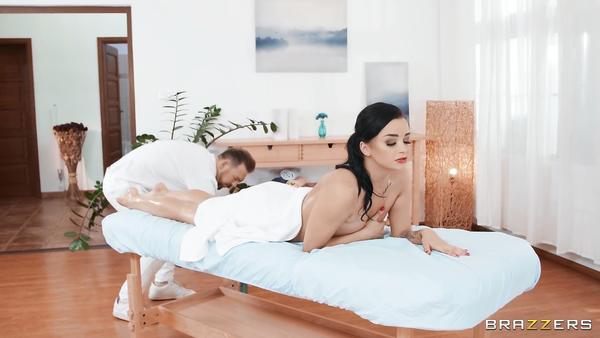 Cheeky Teen Daphne Gets Fucked By Mature Masseur On The Table