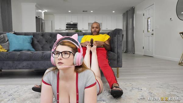 Horny MILF Seduces Black Guy And His Busty Girlfriend Bess